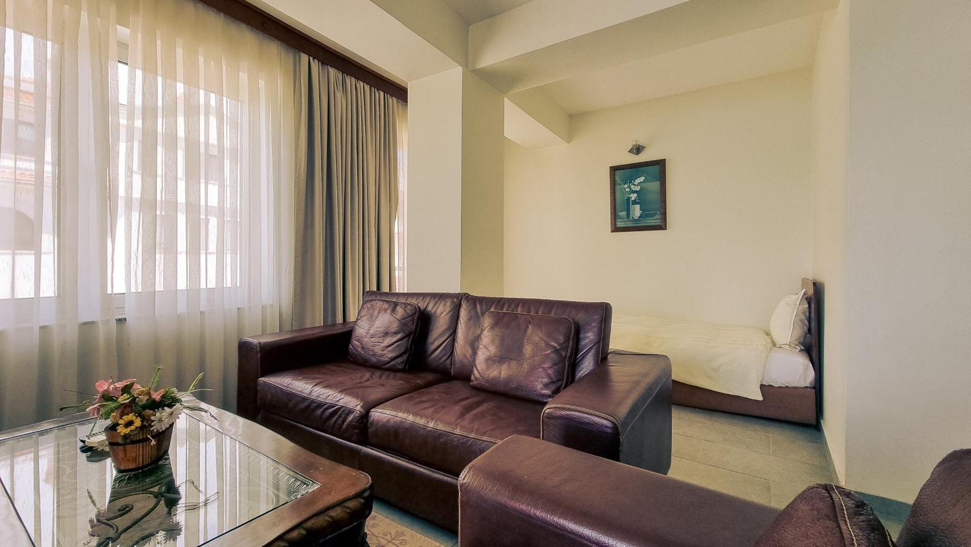 Royal View And Hotell 4*