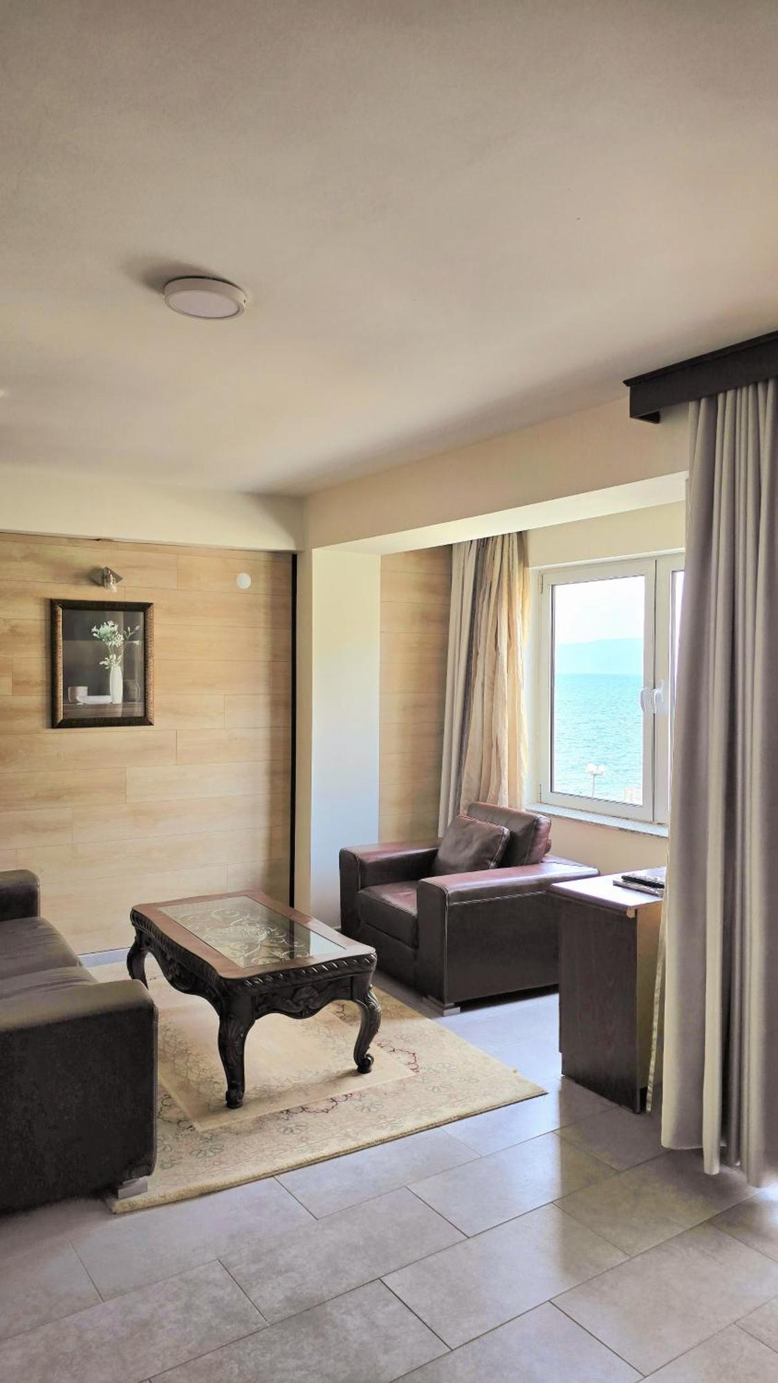 Royal View