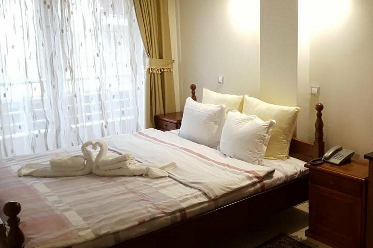 Royal View And Hotell